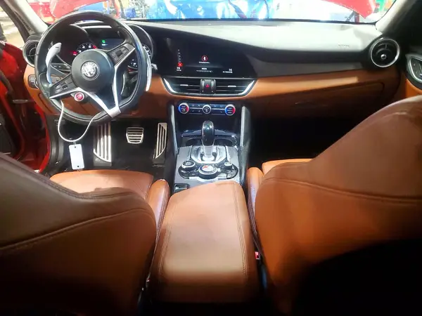 ZARFAEEN9H7559256 2017 ALFA ROMEO GIULIA - Image 8