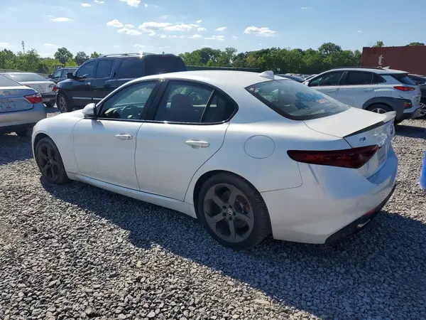 ZARFAEEN9H7560780 2017 ALFA ROMEO GIULIA - Image 2