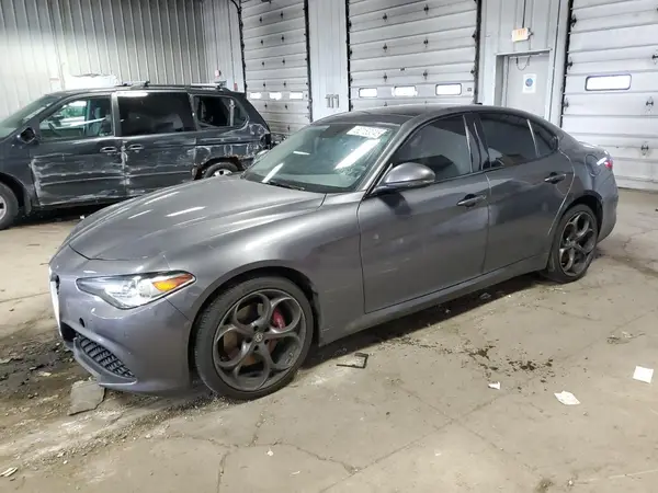 ZARFAEEN9H7561895 2017 ALFA ROMEO GIULIA - Image 1
