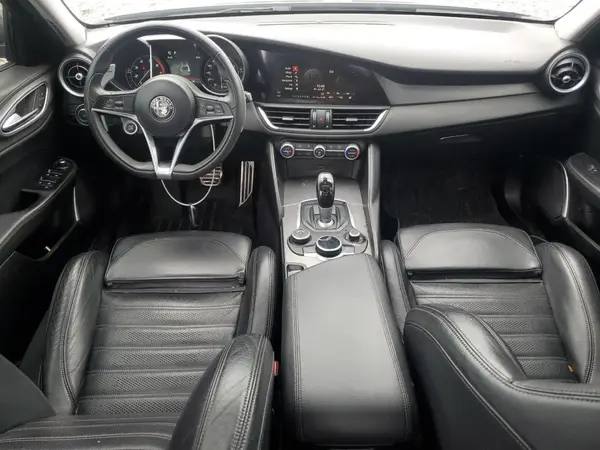 ZARFAEEN9H7561895 2017 ALFA ROMEO GIULIA - Image 8