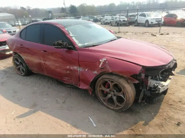 ZARFAEEN9J7567928 2018 ALFA ROMEO GIULIA - Image 1