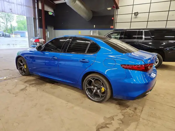 ZARFAEEN9J7568089 2018 ALFA ROMEO GIULIA - Image 2