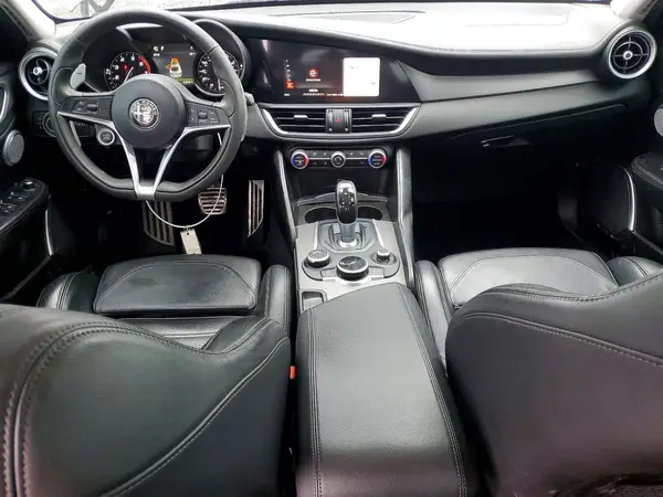 ZARFAEEN9J7571350 2018 ALFA ROMEO GIULIA - Image 8