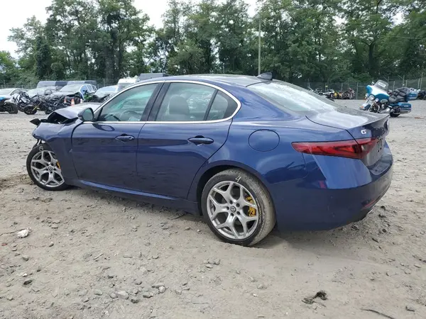 ZARFAEEN9J7579612 2018 ALFA ROMEO GIULIA - Image 2