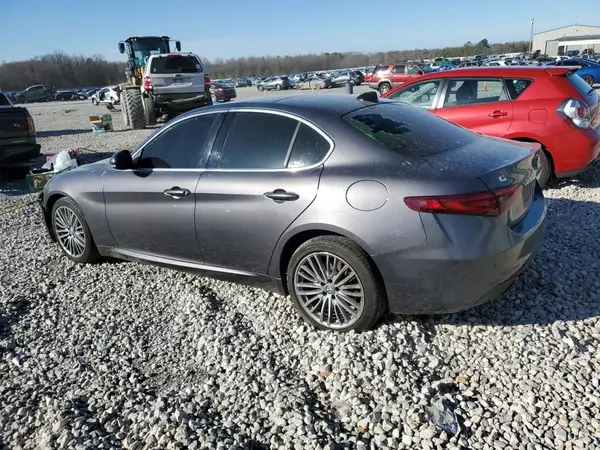 ZARFAEEN9J7579836 2018 ALFA ROMEO GIULIA - Image 2