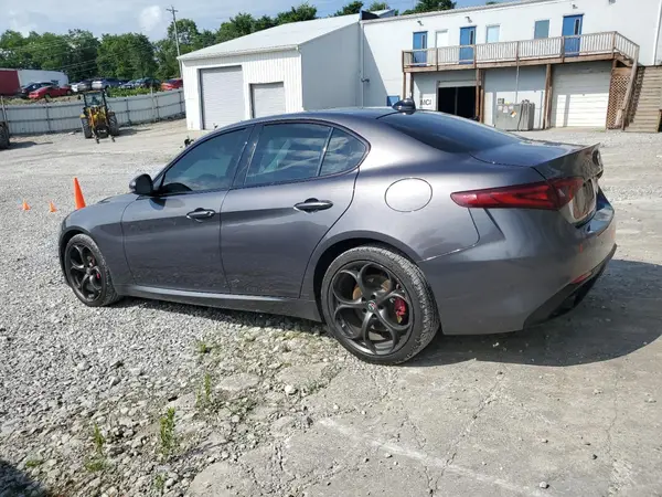 ZARFAEEN9J7580369 2018 ALFA ROMEO GIULIA - Image 2