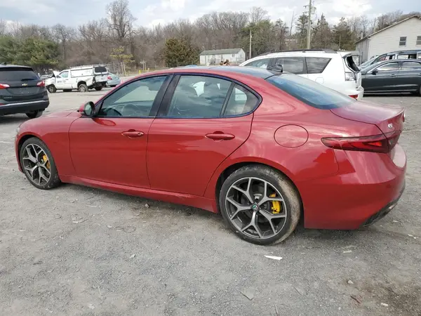 ZARFAEEN9J7590710 2018 ALFA ROMEO GIULIA - Image 2