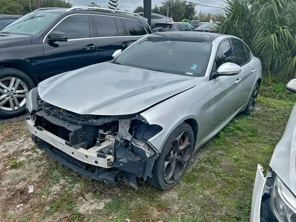 ZARFAEEN9J7592697 2018 ALFA ROMEO GIULIA - Image 2