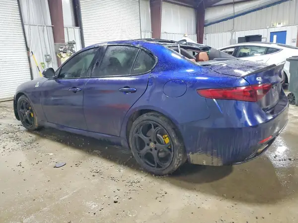 ZARFAEEN9J7595728 2018 ALFA ROMEO GIULIA - Image 2