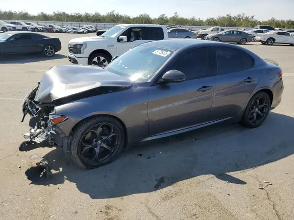 ZARFAEEN9J7596880 2018 ALFA ROMEO GIULIA