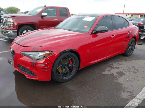 ZARFAEEN9J7597253 2018 ALFA ROMEO GIULIA - Image 2