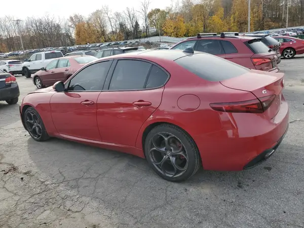 ZARFAEEN9J7597706 2018 ALFA ROMEO GIULIA - Image 2