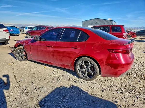 ZARFAEENXH7532728 2017 ALFA ROMEO GIULIA - Image 2