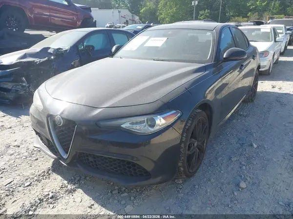 ZARFAEENXH7538433 2017 ALFA ROMEO GIULIA - Image 2