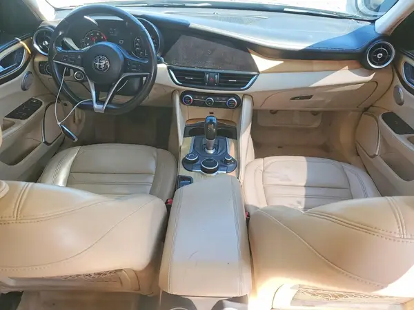 ZARFAEENXH7539579 2017 ALFA ROMEO GIULIA - Image 8
