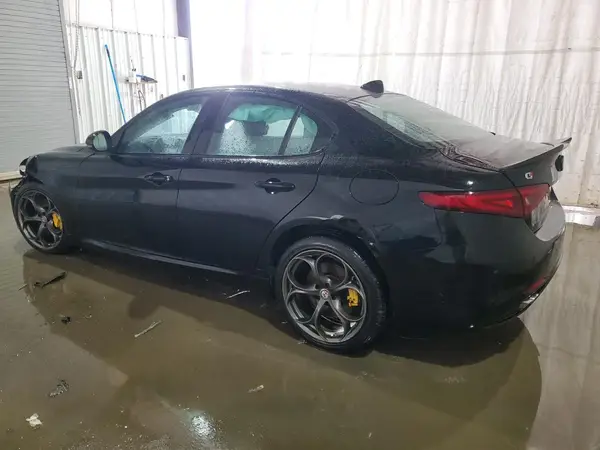 ZARFAEENXH7541591 2017 ALFA ROMEO GIULIA - Image 2