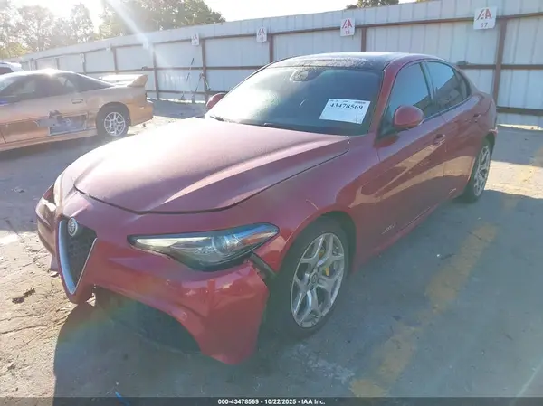 ZARFAEENXH7543356 2017 ALFA ROMEO GIULIA - Image 2