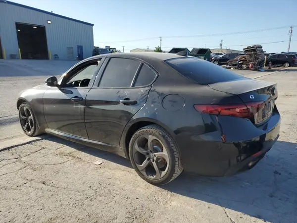ZARFAEENXH7544765 2017 ALFA ROMEO GIULIA - Image 2