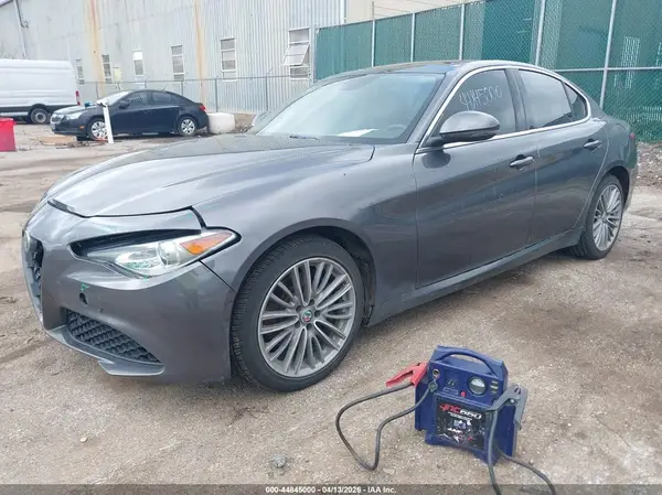 ZARFAEENXH7556950 2017 ALFA ROMEO GIULIA - Image 2