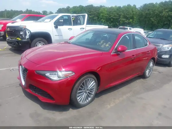 ZARFAEENXH7561243 2017 ALFA ROMEO GIULIA - Image 2