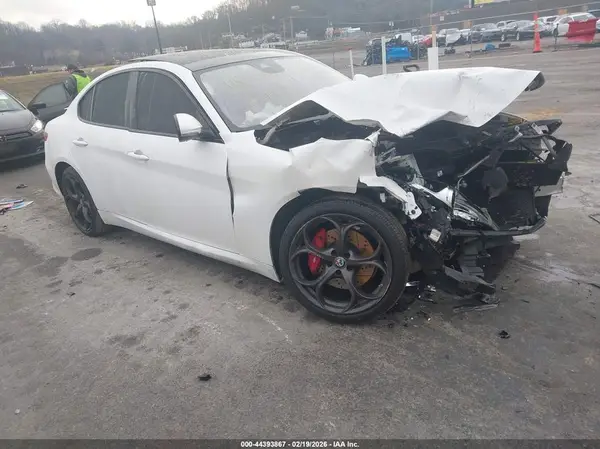 ZARFAEENXJ7563659 2018 ALFA ROMEO GIULIA
