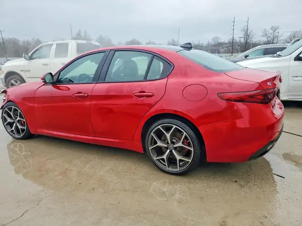 ZARFAEENXJ7576203 2018 ALFA ROMEO GIULIA - Image 2