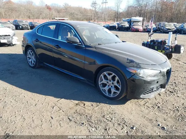 ZARFAEENXJ7578615 2018 ALFA ROMEO GIULIA - Image 1