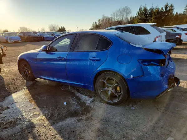 ZARFAEENXJ7580056 2018 ALFA ROMEO GIULIA - Image 2