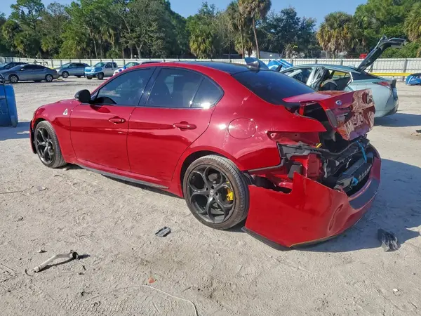 ZARFAEENXJ7584544 2018 ALFA ROMEO GIULIA - Image 2