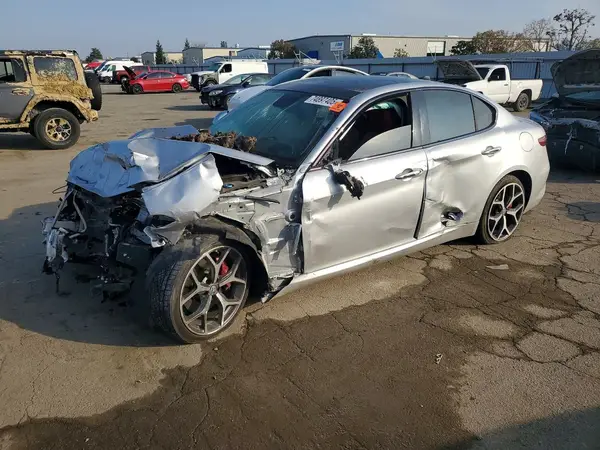 ZARFAEENXJ7593695 2018 ALFA ROMEO GIULIA