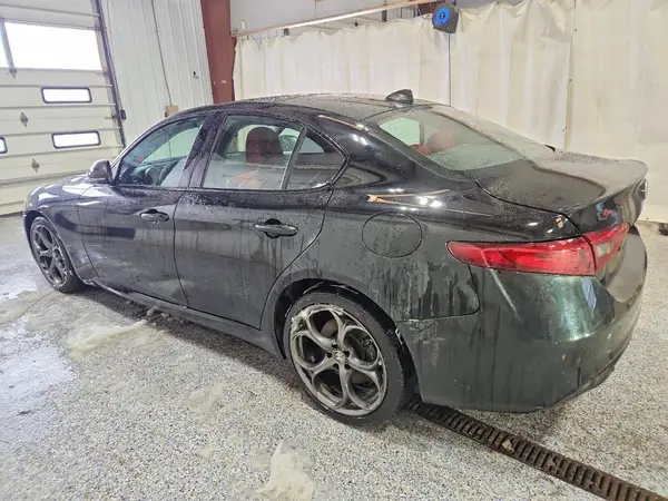 ZARFAEENXJ7596323 2018 ALFA ROMEO GIULIA - Image 2