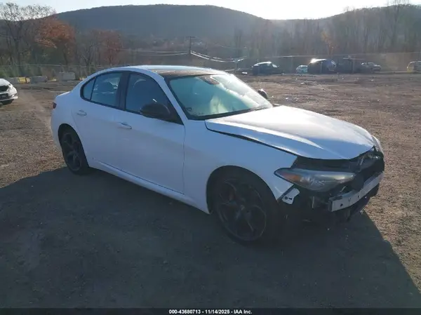 ZARFAEENXJ7597360 2018 ALFA ROMEO GIULIA