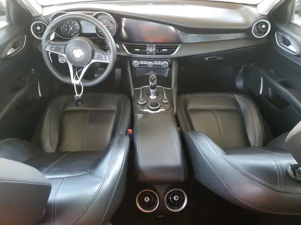 ZARFAMAN0K7598230 2019 ALFA ROMEO GIULIA - Image 8