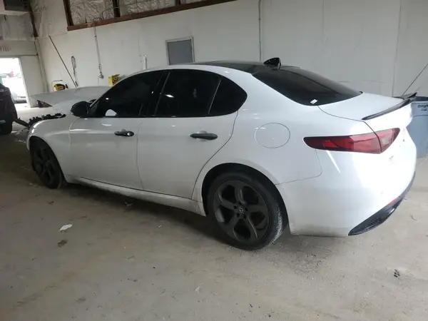 ZARFAMAN0K7604236 2019 ALFA ROMEO GIULIA - Image 2