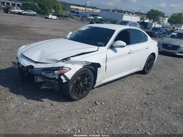 ZARFAMAN0K7609324 2019 ALFA ROMEO GIULIA - Image 2