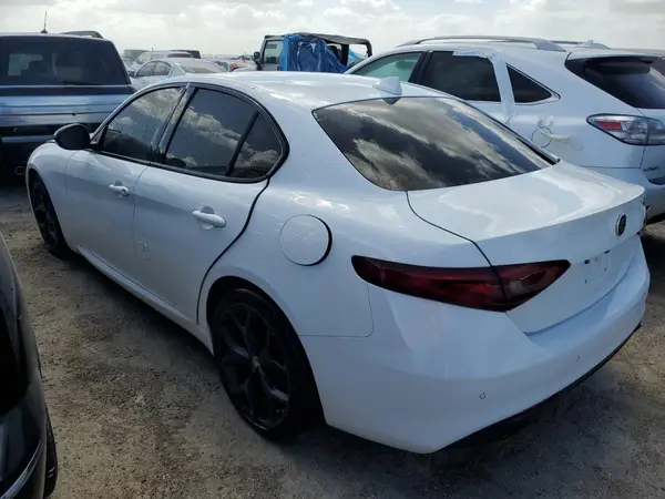 ZARFAMAN0K7619531 2019 ALFA ROMEO GIULIA - Image 2
