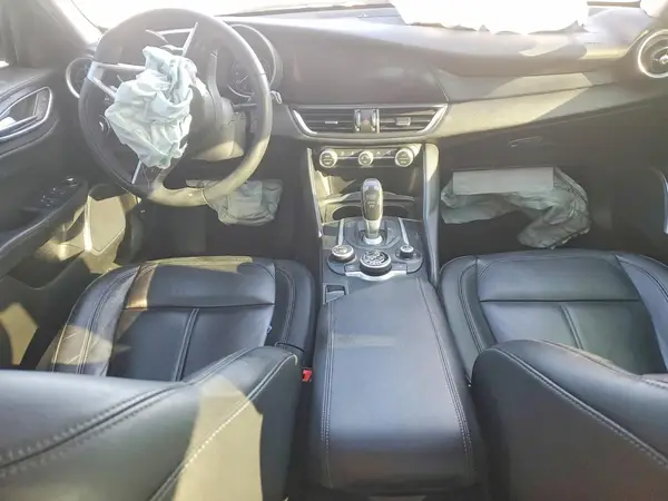ZARFAMAN0K7622879 2019 ALFA ROMEO GIULIA - Image 8