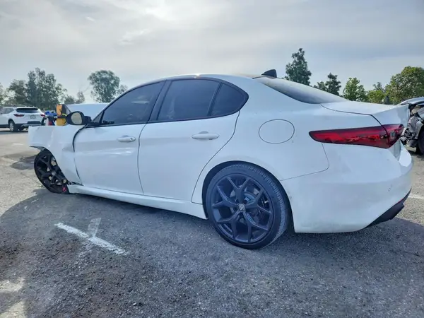 ZARFAMAN0L7632216 2020 ALFA ROMEO GIULIA - Image 2