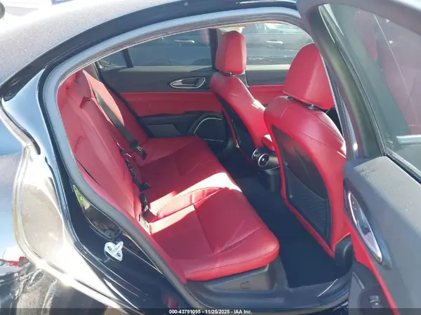 ZARFAMAN0L7636282 2020 ALFA ROMEO GIULIA - Image 8