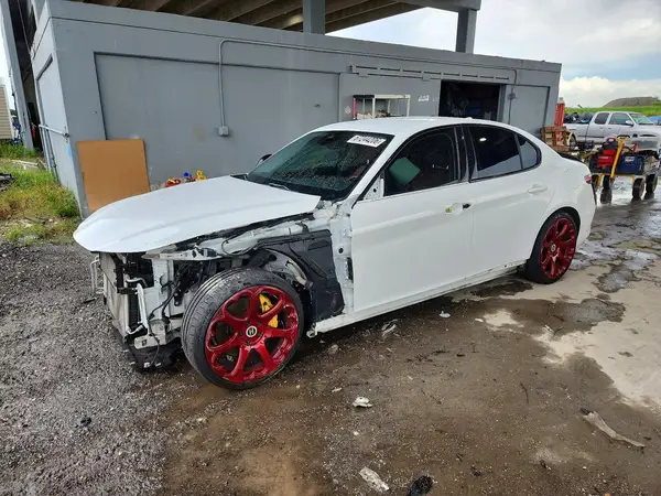 ZARFAMAN0L7638534 2020 ALFA ROMEO GIULIA - Image 1
