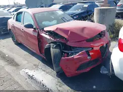 ZARFAMAN0M7639037 2021 ALFA ROMEO GIULIA