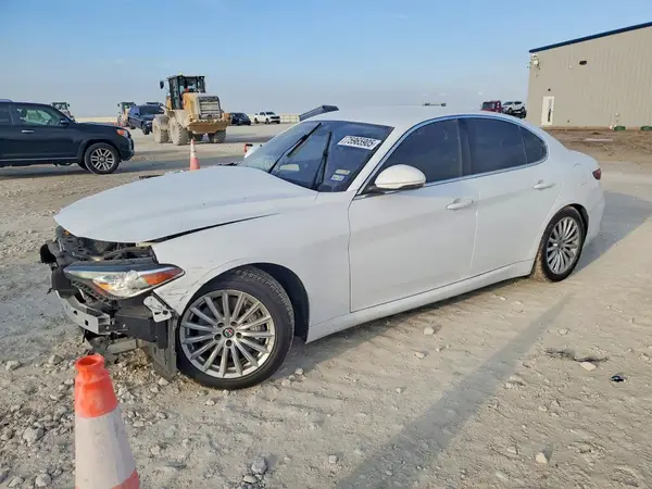 ZARFAMAN0M7641788 2021 ALFA ROMEO GIULIA