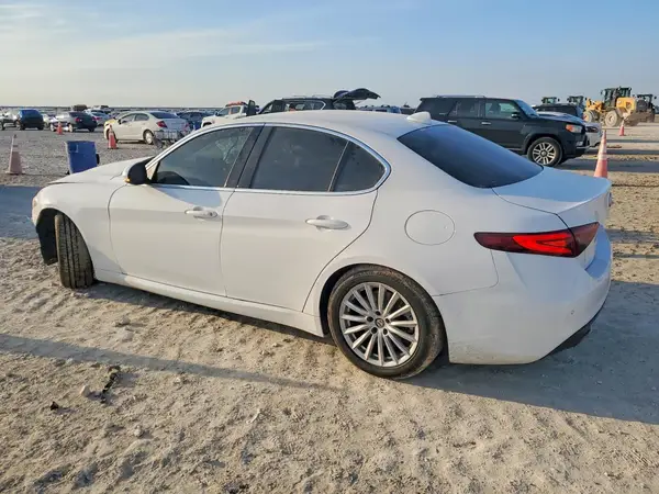 ZARFAMAN0M7641788 2021 ALFA ROMEO GIULIA - Image 2