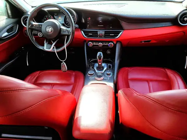 ZARFAMAN0M7641922 2021 ALFA ROMEO GIULIA - Image 8