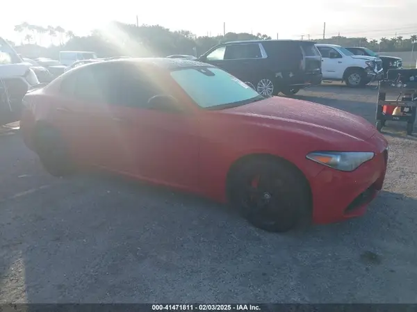 ZARFAMAN0M7646036 2021 ALFA ROMEO GIULIA - Image 1