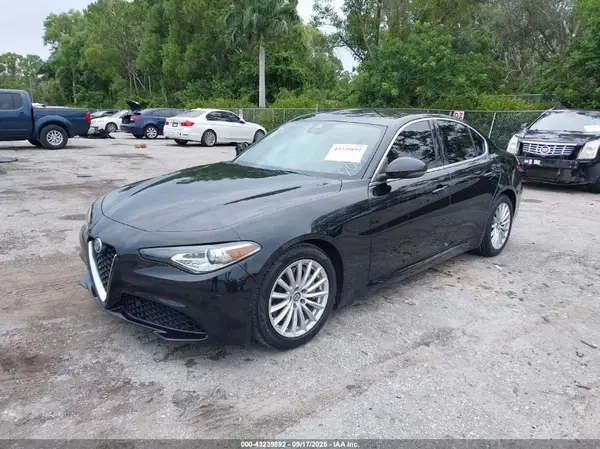 ZARFAMAN0M7648062 2021 ALFA ROMEO GIULIA - Image 2