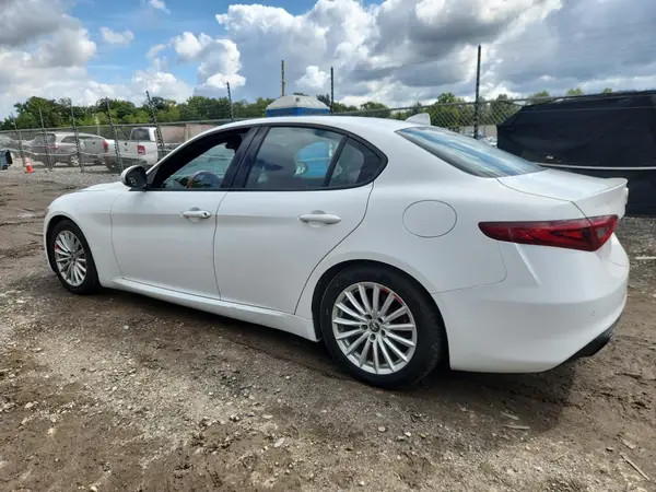 ZARFAMAN0N7652789 2022 ALFA ROMEO GIULIA - Image 2
