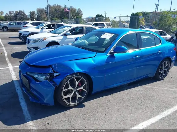 ZARFAMAN1K7600079 2019 ALFA ROMEO GIULIA - Image 2