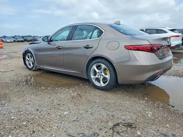ZARFAMAN1K7600891 2019 ALFA ROMEO GIULIA - Image 2