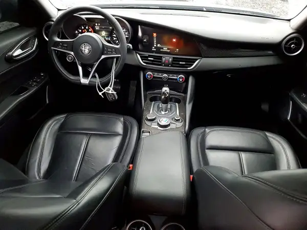 ZARFAMAN1K7608649 2019 ALFA ROMEO GIULIA - Image 8